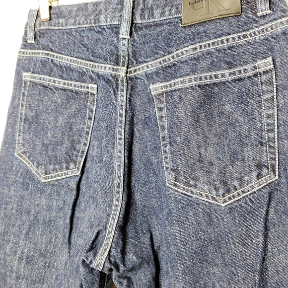 Calvin Kline Jeans Bleach Dipped Fray Hem Crop - Picture 7 of 9